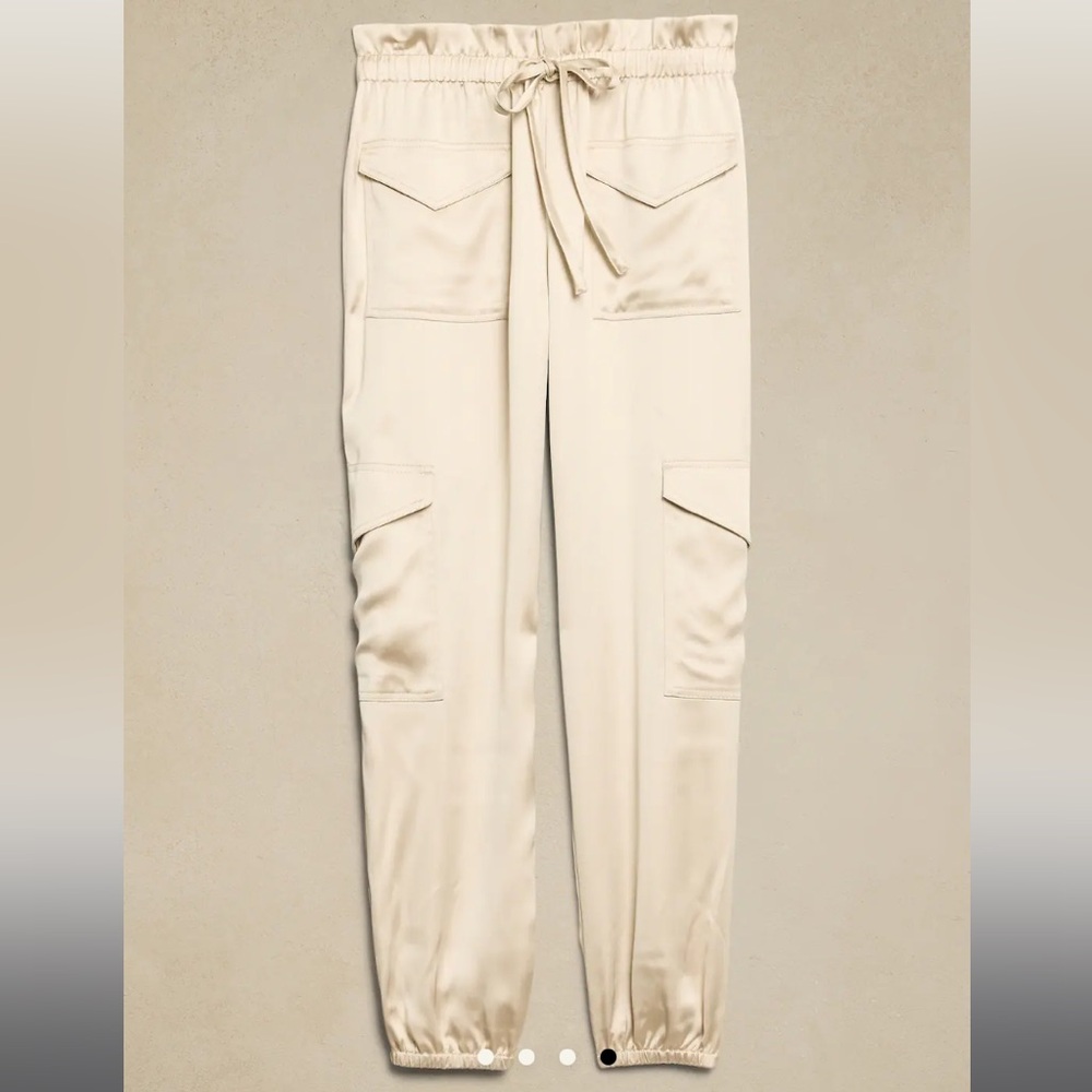 Women's Cream Cargo Pants size Small